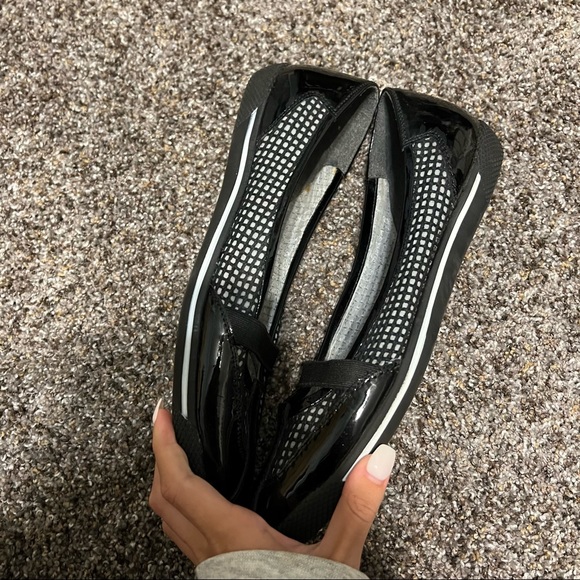 Stuart Weitzman Mesh Flats - Picture 5 of 11